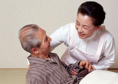 月薪數(shù)萬也不做“保姆”？誰來打理萬億家政市場